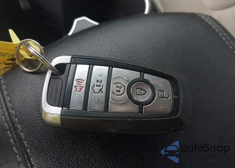 2018 Ford Edge Titanium z USA, uszkodzony, nr VIN 2FMPK4K82JBC37488